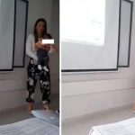 A la bella maestra le dieron un reconocimiento