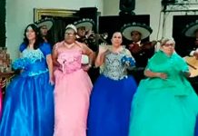 Al son de mariachis catorce abuelitas celebran su fiesta de XV años