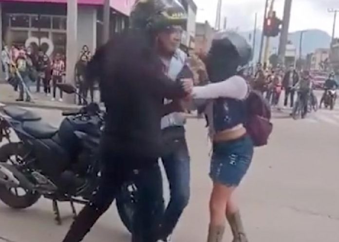 Su frustración era que la dueña de la moto era ella