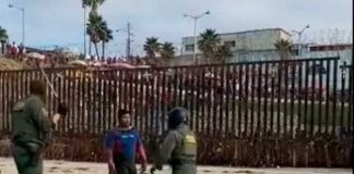 A puño limpio se agarra un "coyote" con un agente de la Migra (VIDEO)