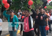 Familias sandinistas caminan con orgullo patrio en la Isla de Ometepe Familias sandinistas caminan con orgullo patrio en la Isla de Ometepe