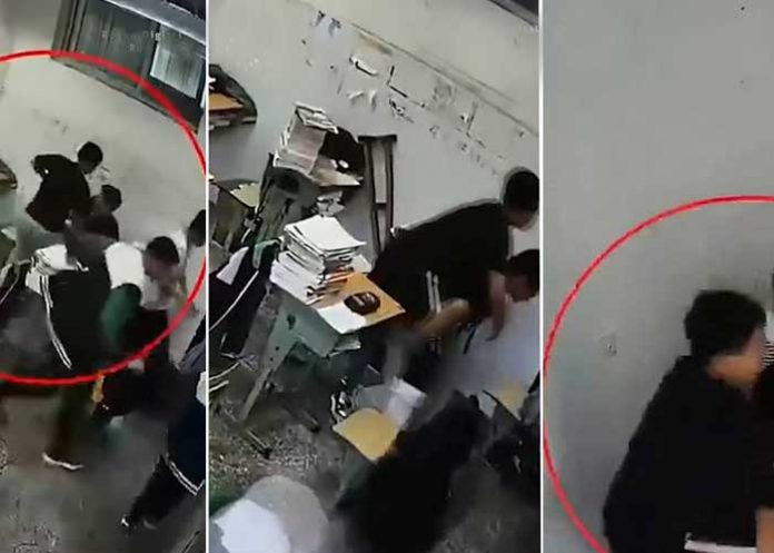 Viral: Estudiante ayuda a su compañero enyesado a salir de clases