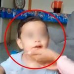 Niño celoso escupe comida a su padre porque besó a su mamá (VIDEO) Niño celoso escupe comida a su padre porque besó a su mamá (VIDEO)