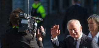 Gran cantidad de empleados despedidos tras el ascenso de Carlos III a la corona