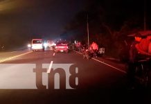 Dos jóvenes graves al ser embestidos por una camioneta en Ctra. Sur Dos jóvenes graves al ser embestidos por una camioneta en Carretera Sur