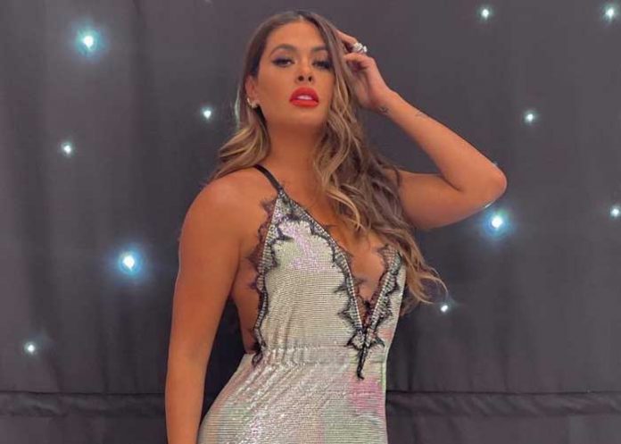 ¡Insólito! Papá muestra su amor por el novio de su hija 