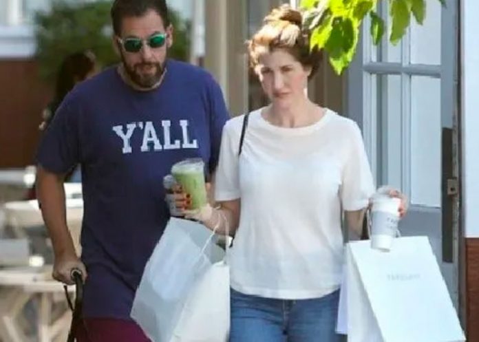 Adam Sandler es visto con bastón y preocupa sus fanáticos (FOTOS)