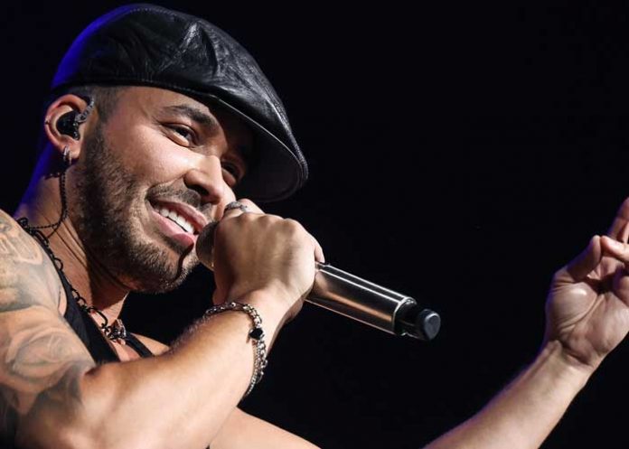 ¡VIDEO! Prince Royce causa polémica por 
