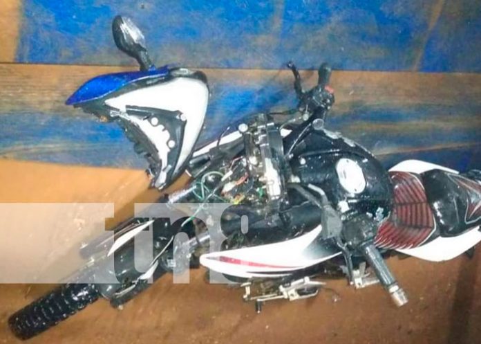 Fuertes lluvias provocan que motociclista se estrelle contra un camión en Bilwi