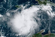 Tormenta tropical Ian se convierte en un huracán mientras avanza a Cuba Tormenta tropical Ian se convierte en un huracán mientras avanza a Cuba