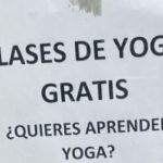 Ofrecen clases de «yoga gratis» para captar la atención de sus vecinos Ofrecen clases de "yoga gratis" para captar la atención de los "cochinos"