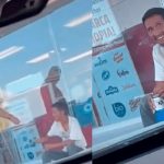 "Una cerveza no te pone feliz" Viral por su reacción al recibir una cerveza