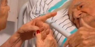 "Amor eterno": Abuelita canta serenata a su esposo que está en el hospital
