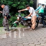 Motociclistas impactan de frente en San Marcos, Carazo Motociclistas impactan de frente en San Marcos, Carazo