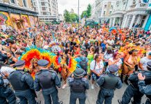 Asesinato, heridos y agresión sexual: resultados de un carnaval en Gran Bretaña Asesinato, heridos y agresión sexual: resultados de un carnaval en Gran Bretaña