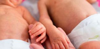 Mujer brasileña da a luz a mellizos de padres diferentes