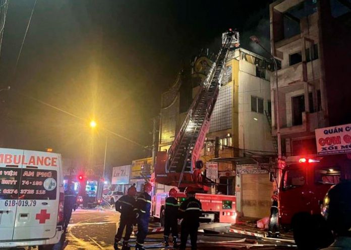Ascienden a 33 los muertos por un incendio en un karaoke en Vietnam