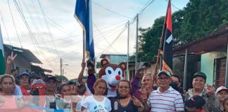 Habitantes del barrio Sandino, estrenan calle adoquinada en Dolores