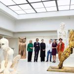 Fotos: Brad Pitt se «lanza» como escultor en Finlandia Fotos: Brad Pitt se "lanza" como escultor en Finlandia