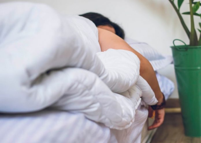 Este ejercicio de respiración te hará dormir instantáneamente