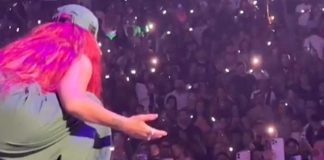 VIDEO: Tremenda verguenza hace pasar Karol G a una fanática