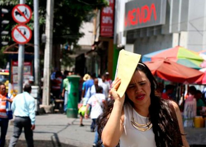 Sugieren ahorrar energía para evitar ola de calor en California