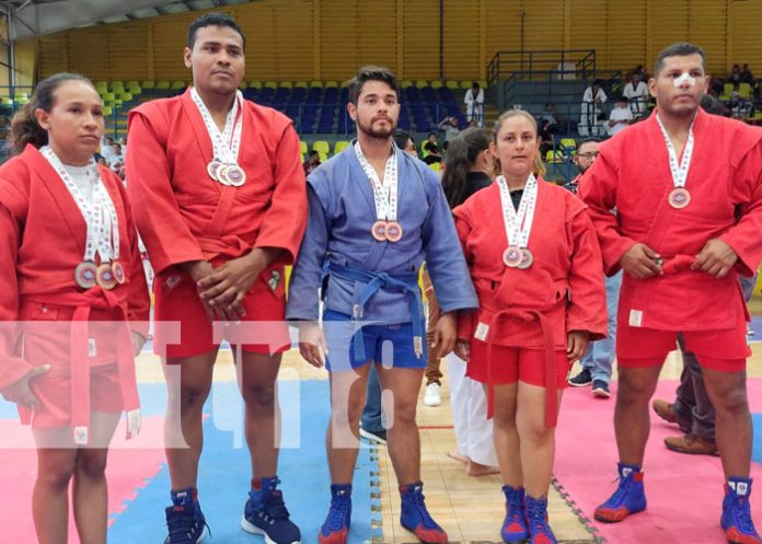 Festival de exhibiciones de combate se lleva a cabo en el Polideportivo España