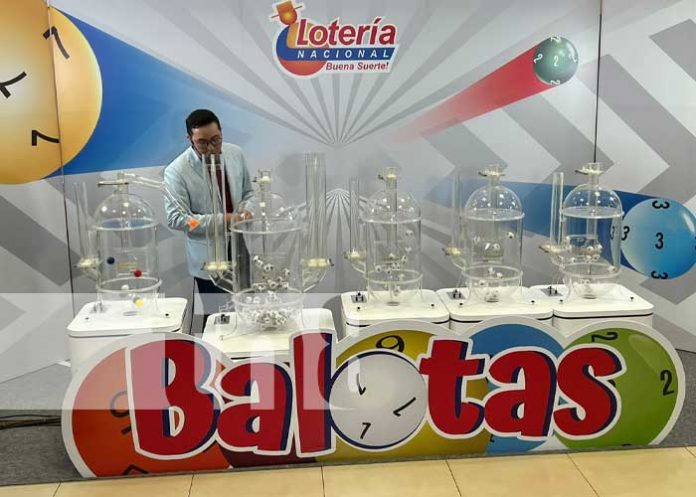 3 Realizan 2 sorteo del juego balotas “los colores deciden tu suerte”