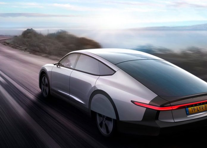 La apuesta por el auto eléctrico solar es cada día menos quimérica