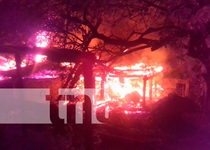 Sinvergüenzas ocupaban vivienda como guarida y la incendian en Bluefields
