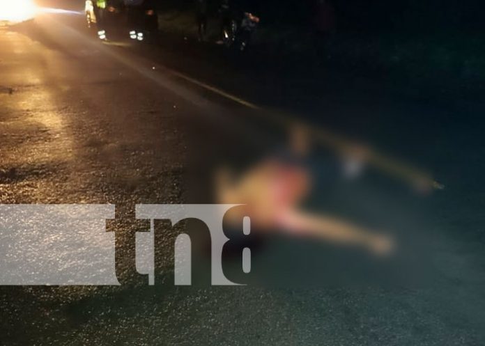 Hombre fallece al ser arrollado por un microbús en Carazo