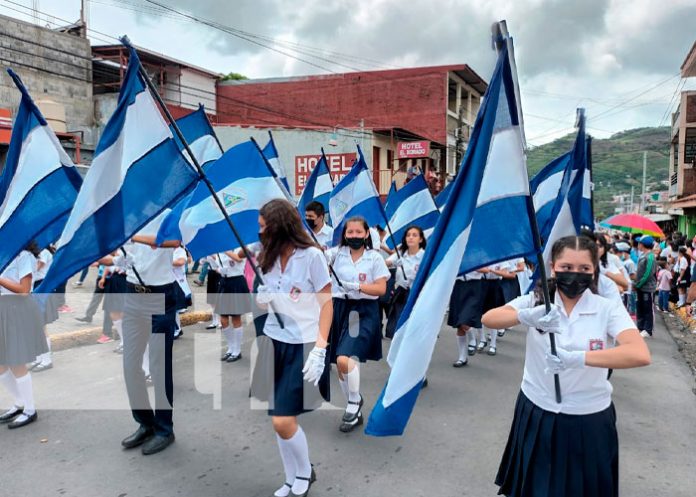 4 Estudiantes de Matagalpa, Carazo, Jinotega y Jalapa realizan desfile patrio