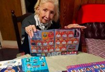«Es un amor» Gastó su jubilación en figuras del álbum Panini para nietos Abuela busca el famoso álbum Panini de Qatar 2022