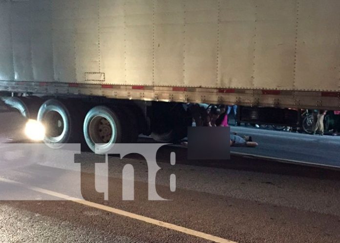 Motociclista sufre graves lesiones al ser arrollado por un furgón en Estelí