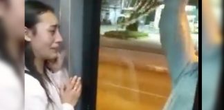 Joven se cuelga de un autobús para seguir a su novia
