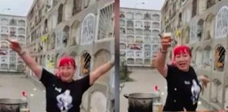 Captada en “buena comelona” en el cementerio