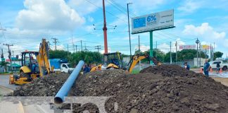 Reparan fuga de agua en una de las vías de la Rotonda Centroamérica, Managua