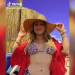 Josseling Valle luce curvas en playa de España