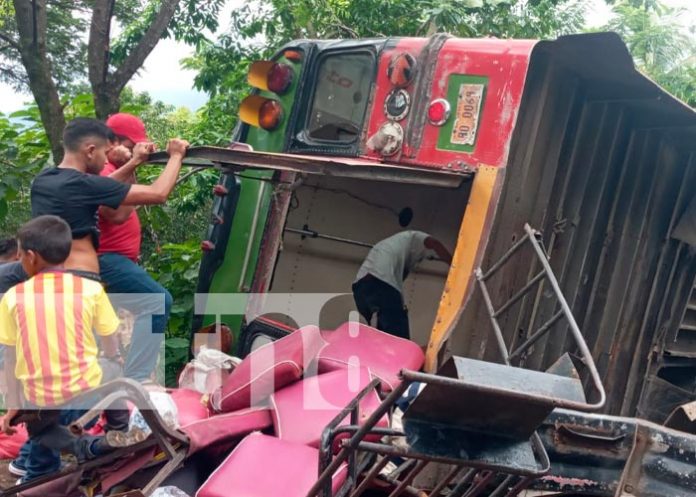 MATA3 Se trasladaron al lugar ambulancias de Río Blanco