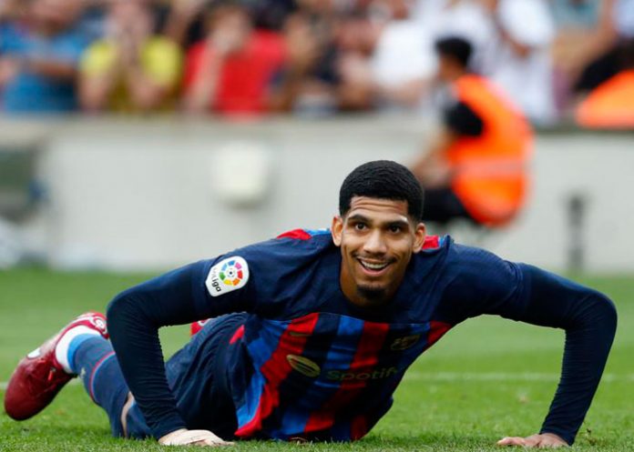 Ronald ronald, araujo, barcelona, futbol, elche,