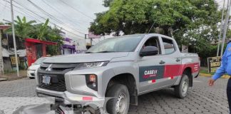 Motociclista resulta con golpes en su cuerpo tras sufrir accidente en los semáforos de la "Racachaca"