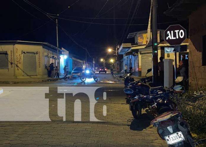 Aparentemente el irrespeto a una señal de tránsito ocasionó una fuerte colisión en Jalapa