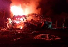 Calcinadas quedan 18 personas tras choque de pipa contra un bus en México Calcinados mueren 18 personas tras chocar una pipa contra bus en México