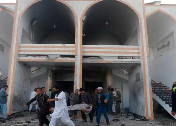 18 muertos y 45 heridos deja explosión en una mezquita en Afganistán