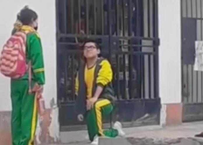 En el cartel estaba la declaración de amor