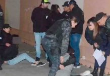 Dos amigas apuñalan a una joven por el amor de «Romeo» en Argentina Apuñalan a compañera de clases por el amor de "Romeo" en Argentina