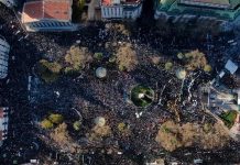 Miles de argentinos marchan en repudio al intento de magnicidio contra Cristina Fernández Miles de argentinos marchan en repudio al intento de magnicidio contra Cristina Fernández