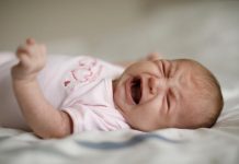 Llegó la salvación para las madres: Estudio revela como dormir a tu bebé El bebé siempre se comunican por el llanto