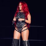 Karol G puso el toque sensual con su pantalón