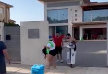 ‘A la cara de barro’ Le ocupan lujosa casa y los sacan a palos en España En España los sacan a palos limpios por descarados